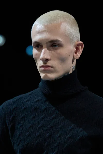 Look 39